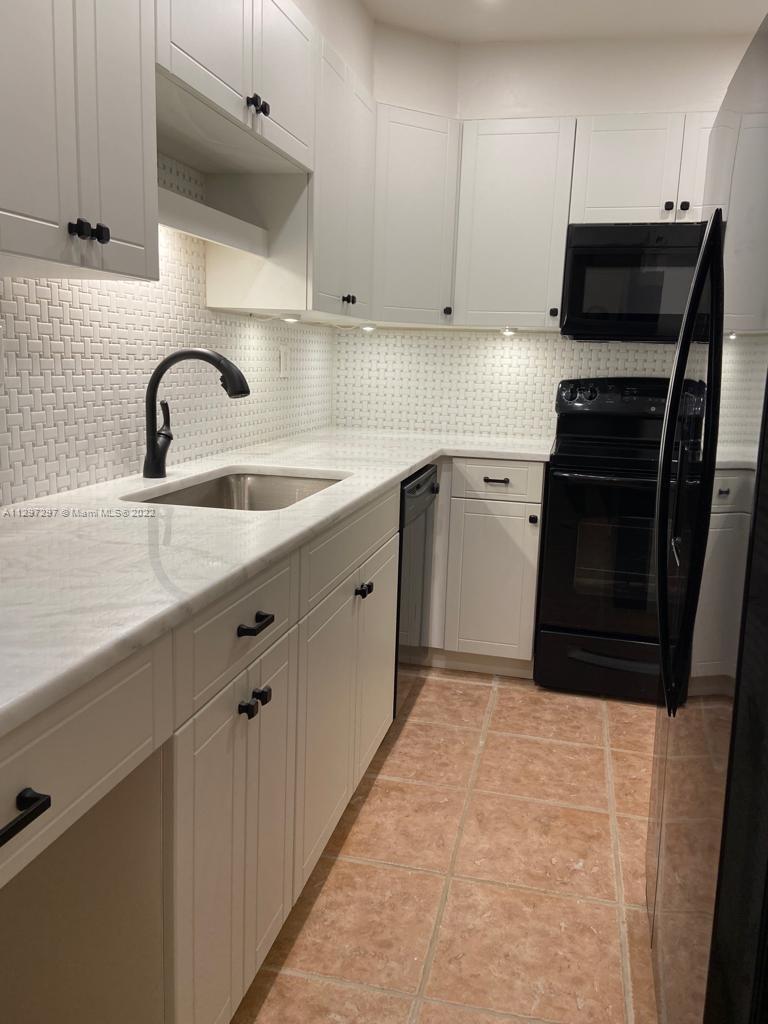 THE LEDGES CONDO - Residential Lease