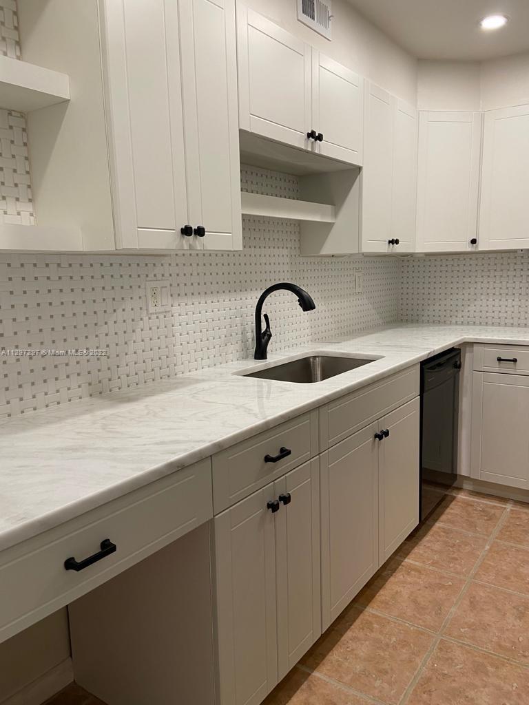 THE LEDGES CONDO - Residential Lease