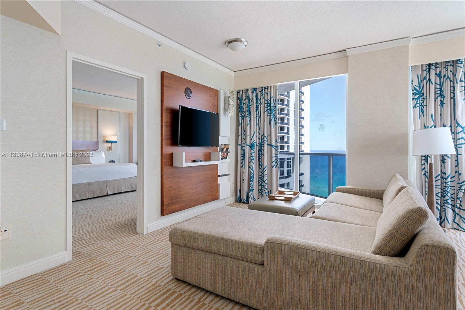 TRUMP INTERNATIONAL SONES - Residential