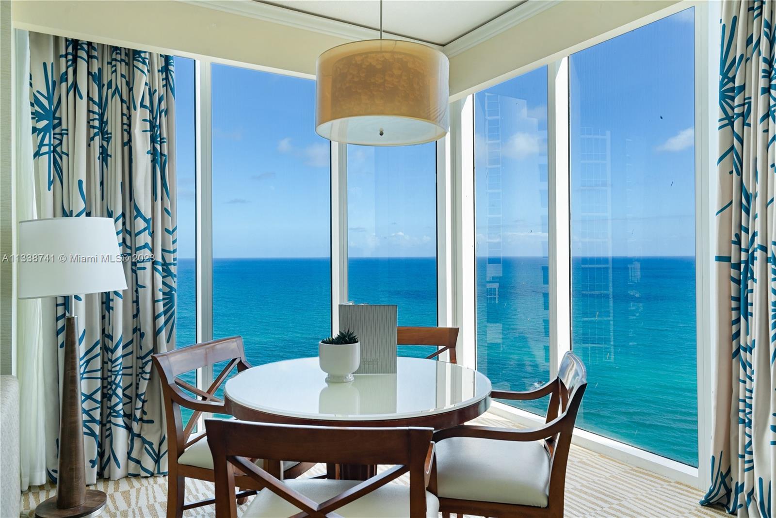 TRUMP INTERNATIONAL SONES - Residential