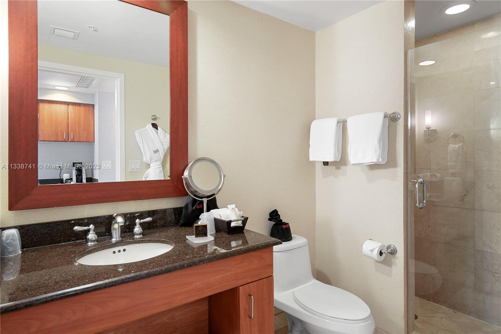 TRUMP INTERNATIONAL SONES - Residential