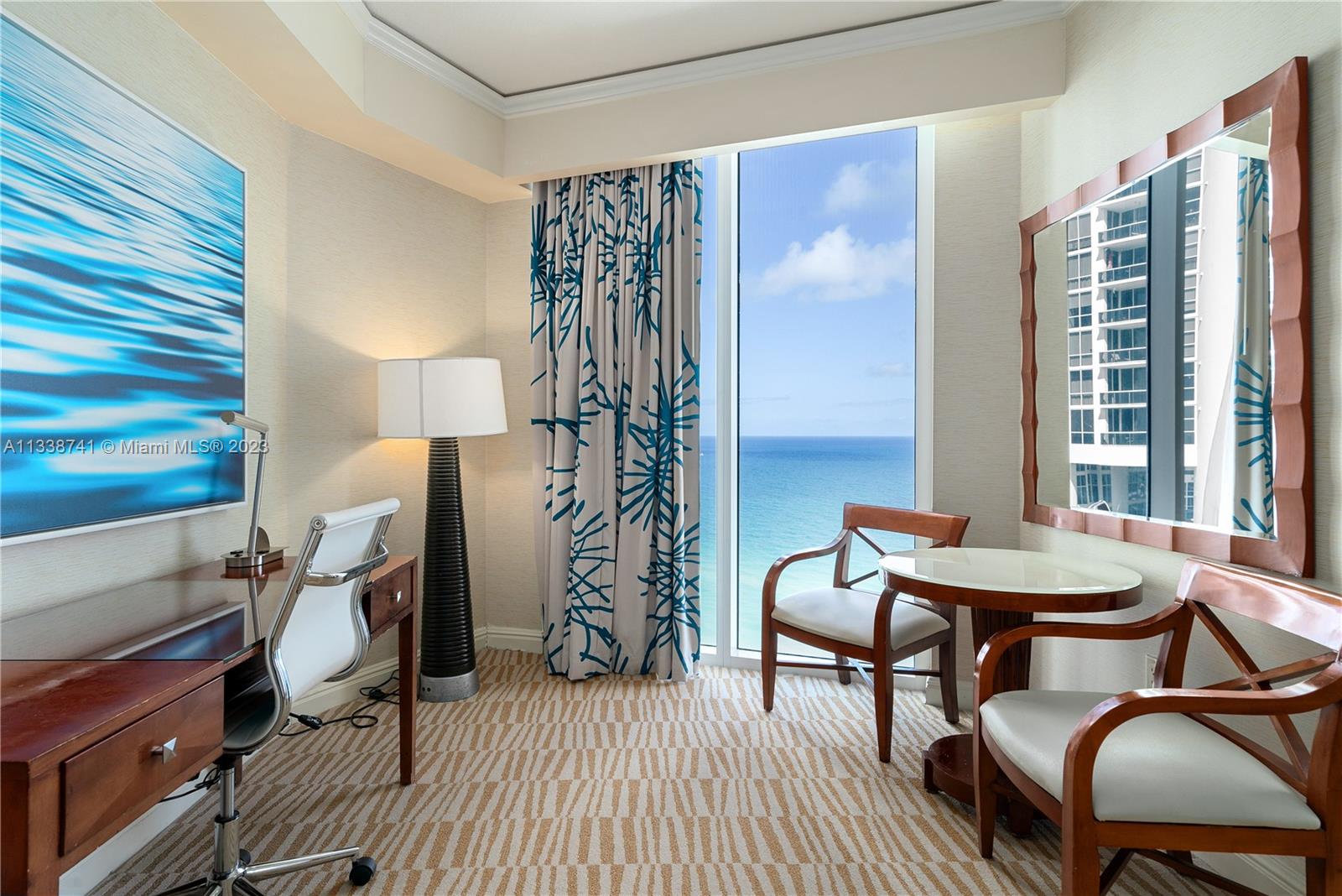 TRUMP INTERNATIONAL SONES - Residential