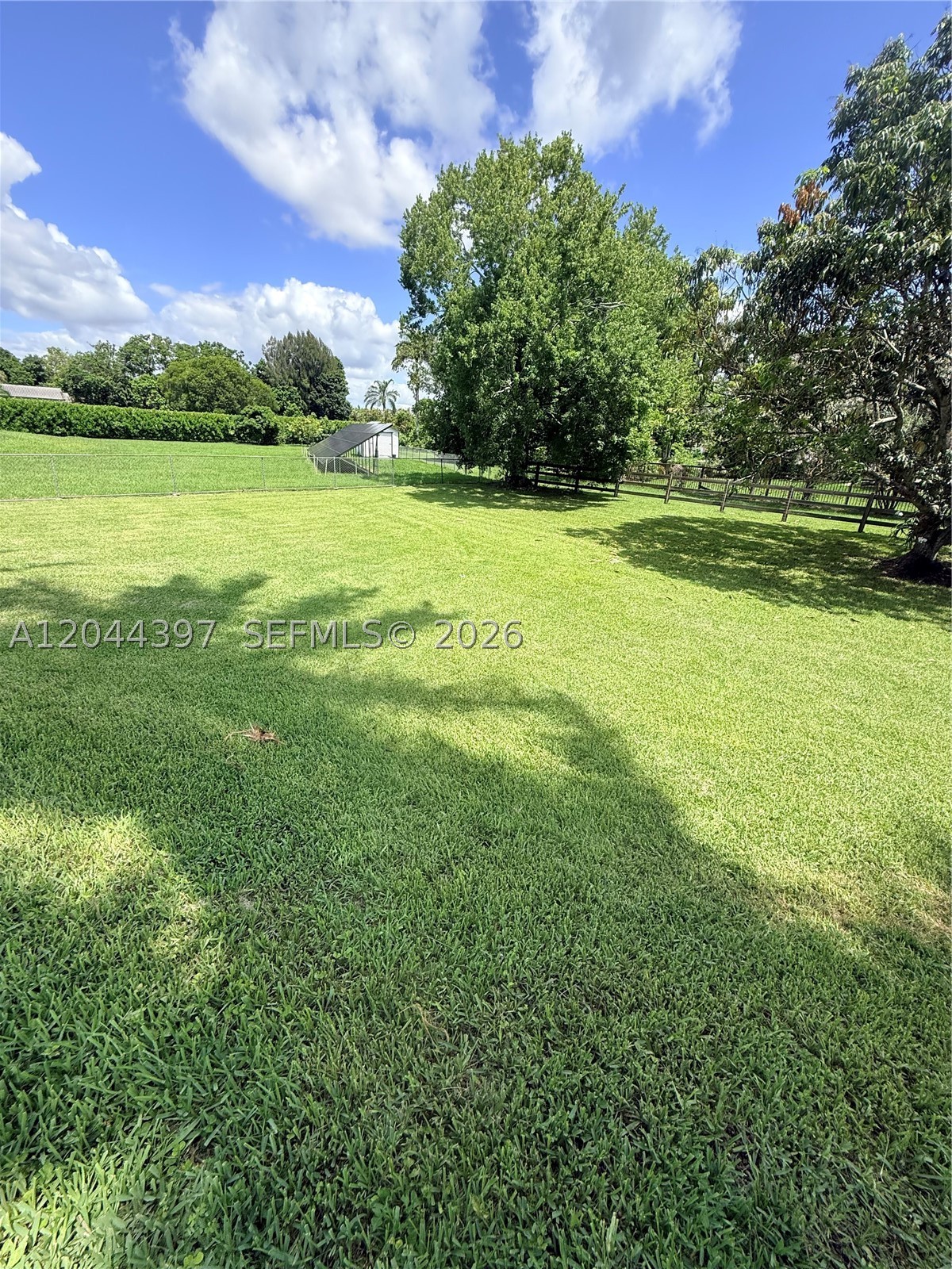 TRAILS OF EL RANCHO ACRES - Residential Lease