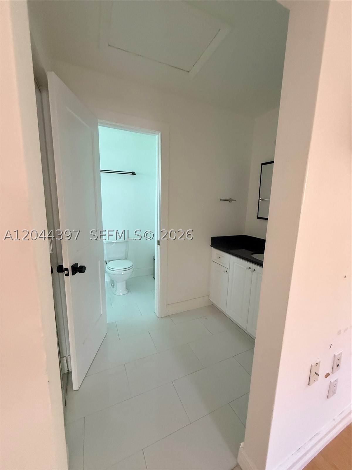 TRAILS OF EL RANCHO ACRES - Residential Lease