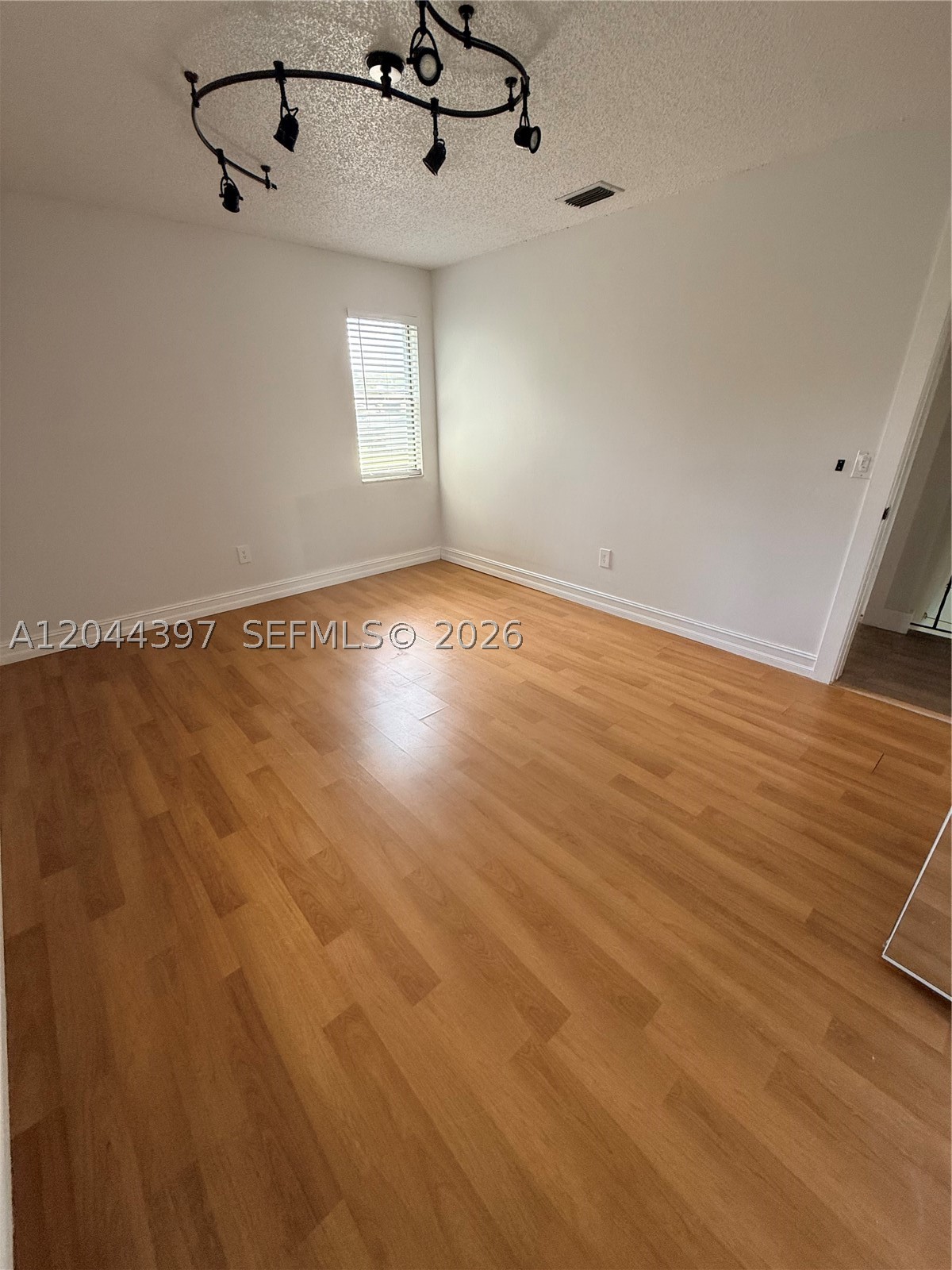 TRAILS OF EL RANCHO ACRES - Residential Lease