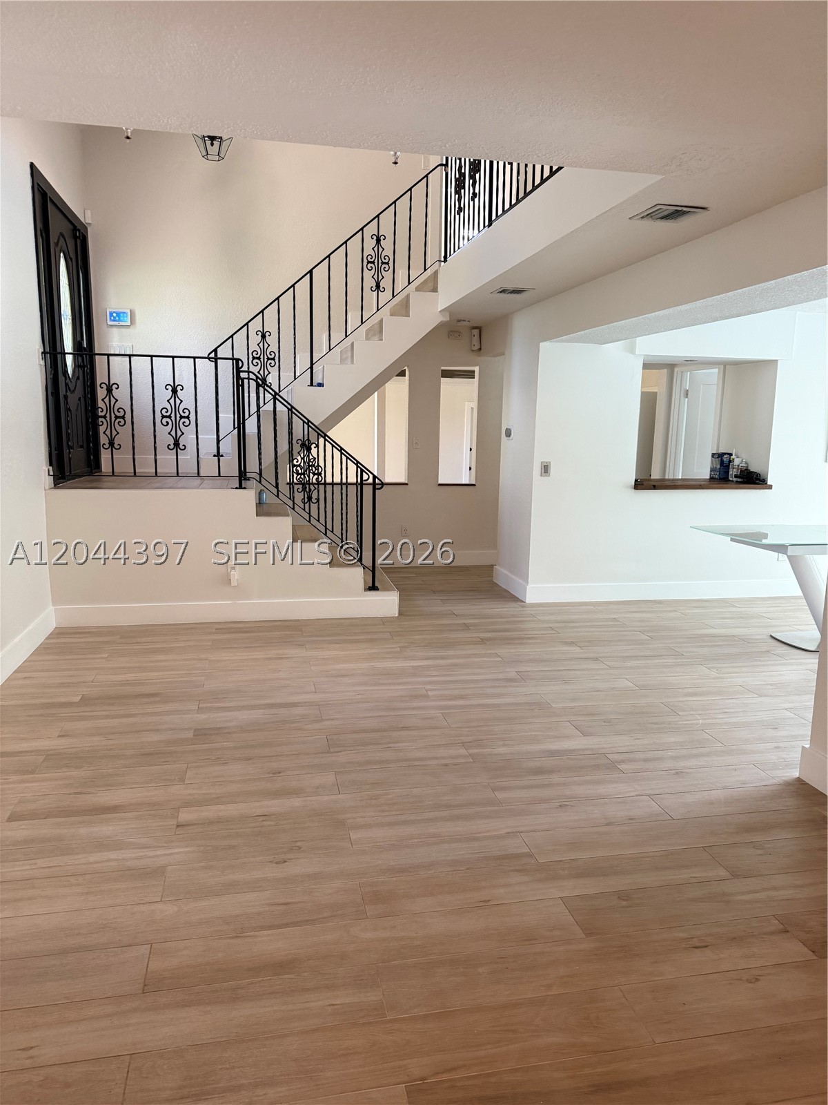 TRAILS OF EL RANCHO ACRES - Residential Lease