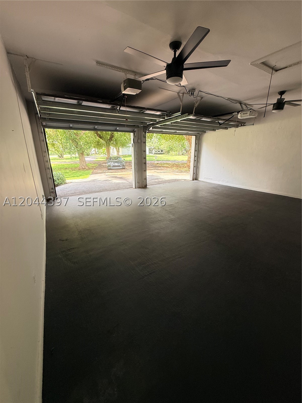 TRAILS OF EL RANCHO ACRES - Residential Lease