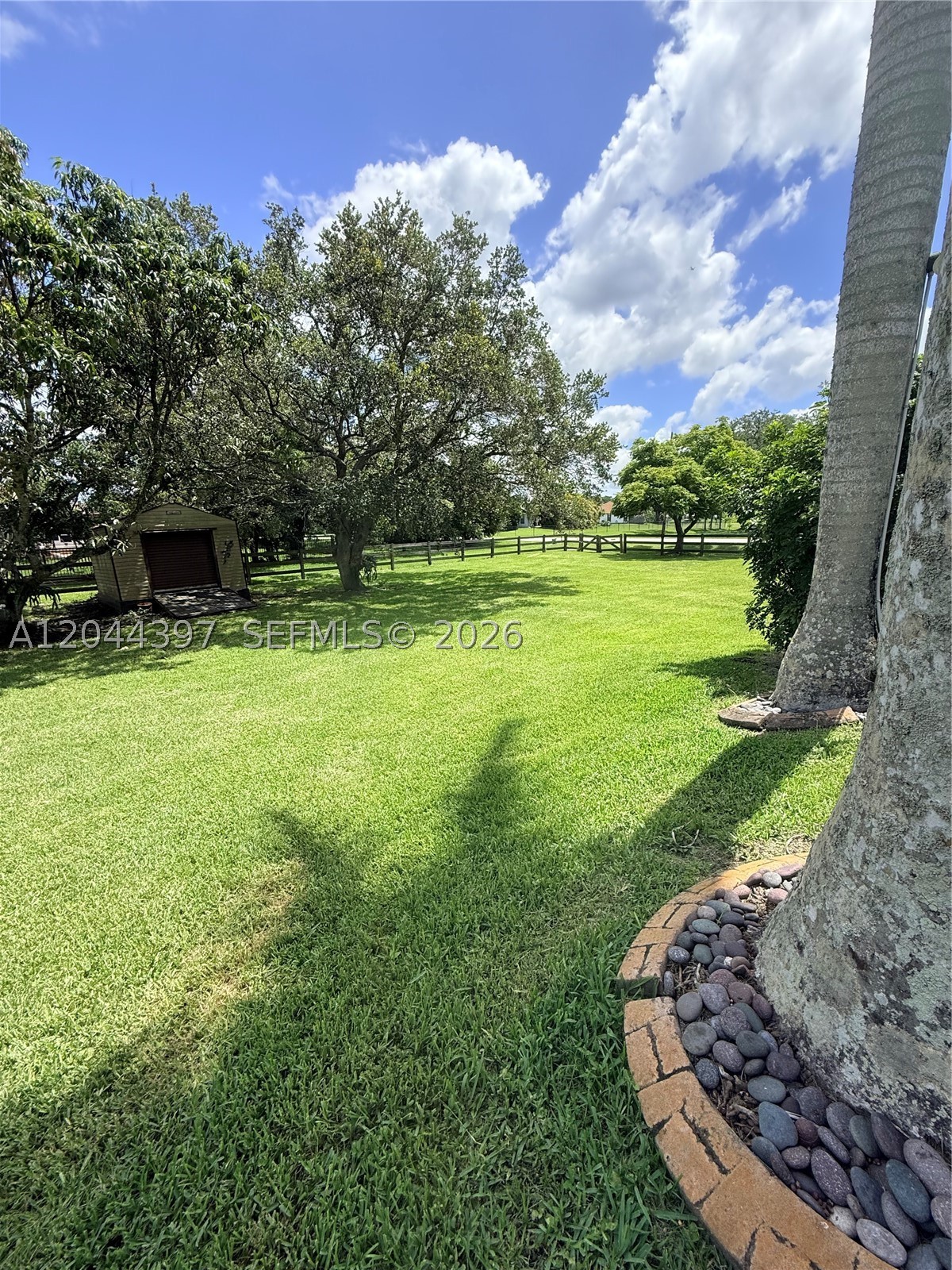 TRAILS OF EL RANCHO ACRES - Residential Lease