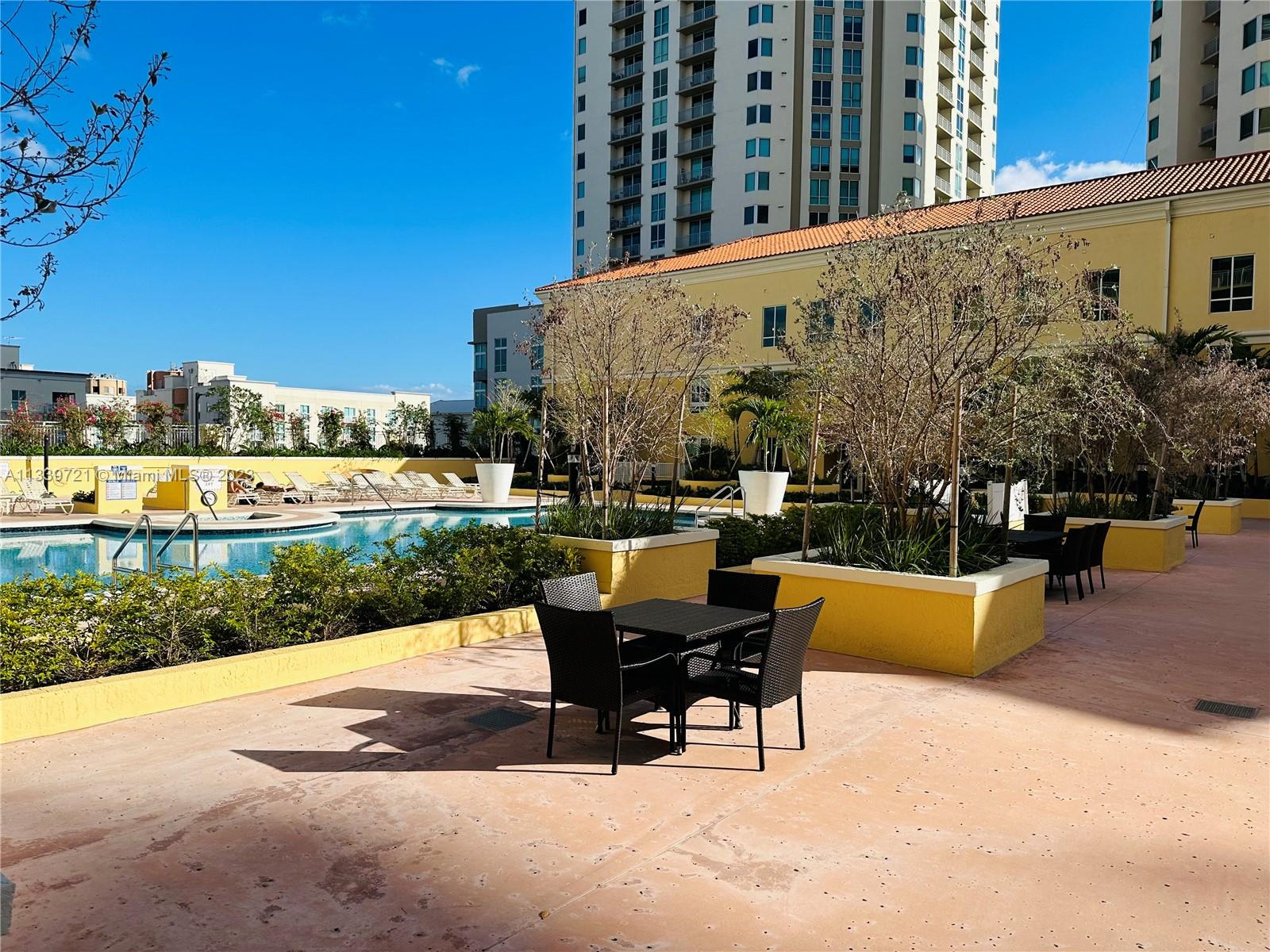 TOSCANO CONDO - Residential