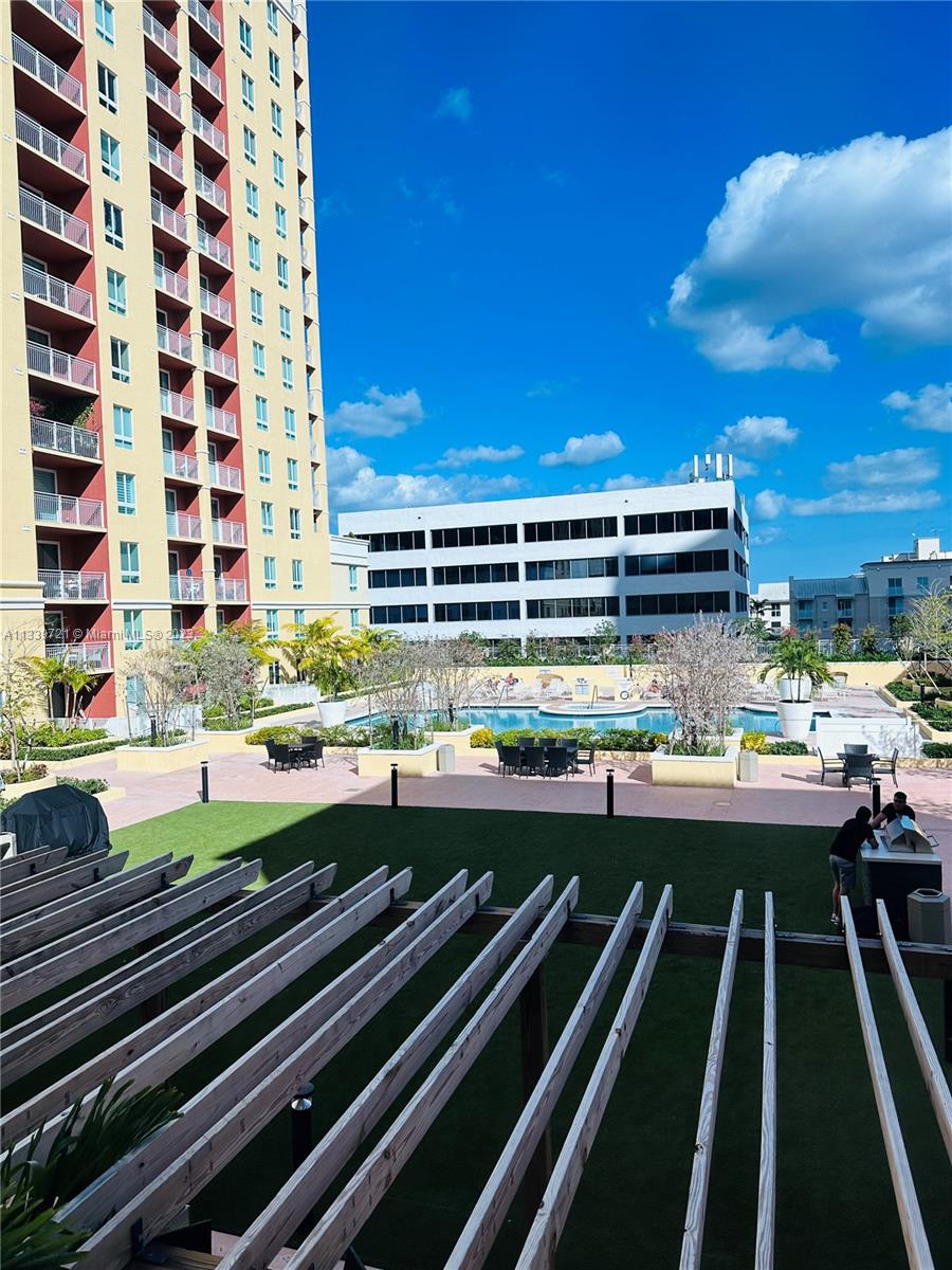 TOSCANO CONDO - Residential