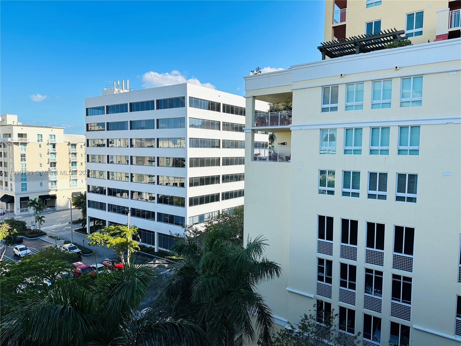 TOSCANO CONDO - Residential