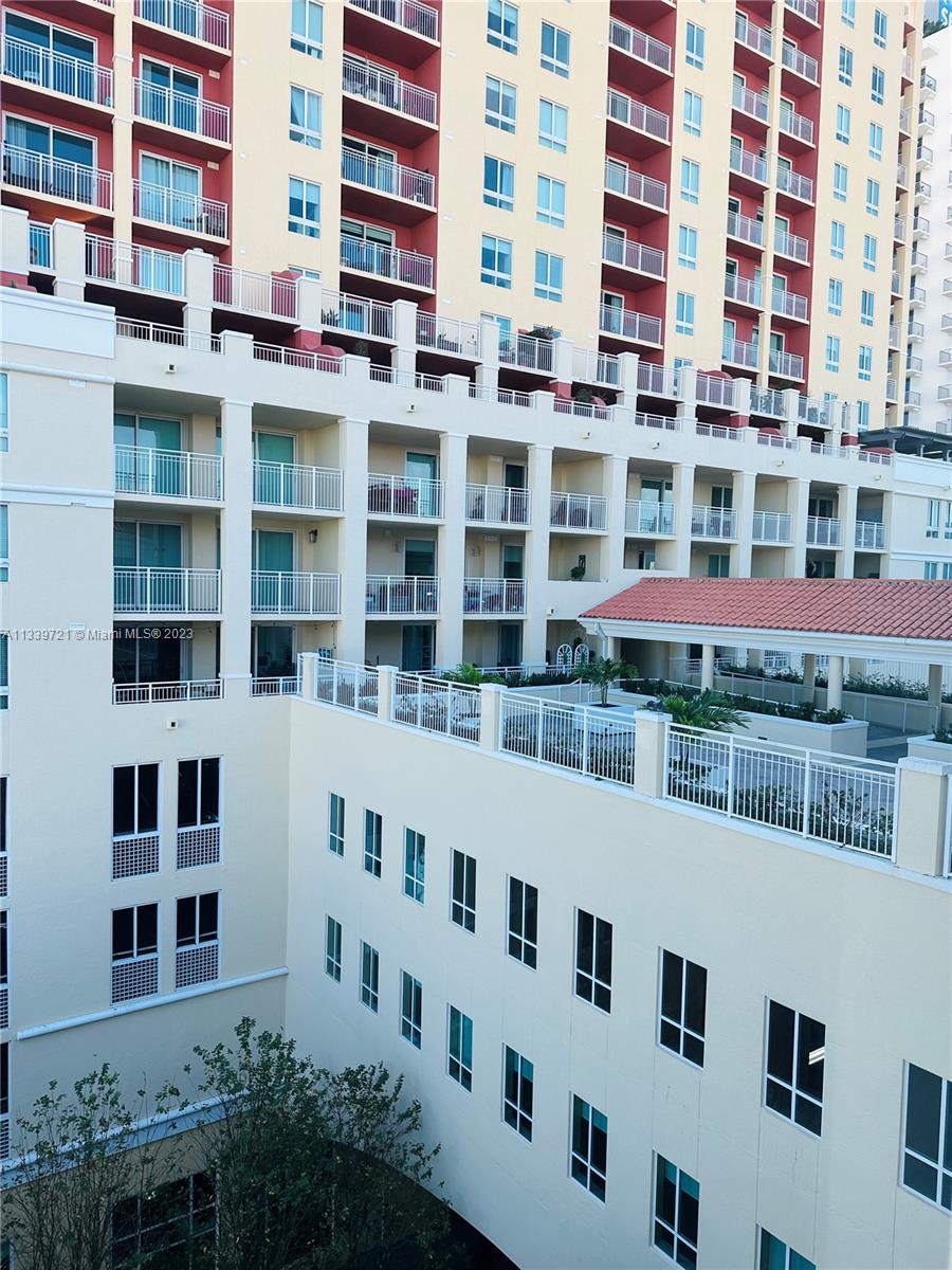 TOSCANO CONDO - Residential