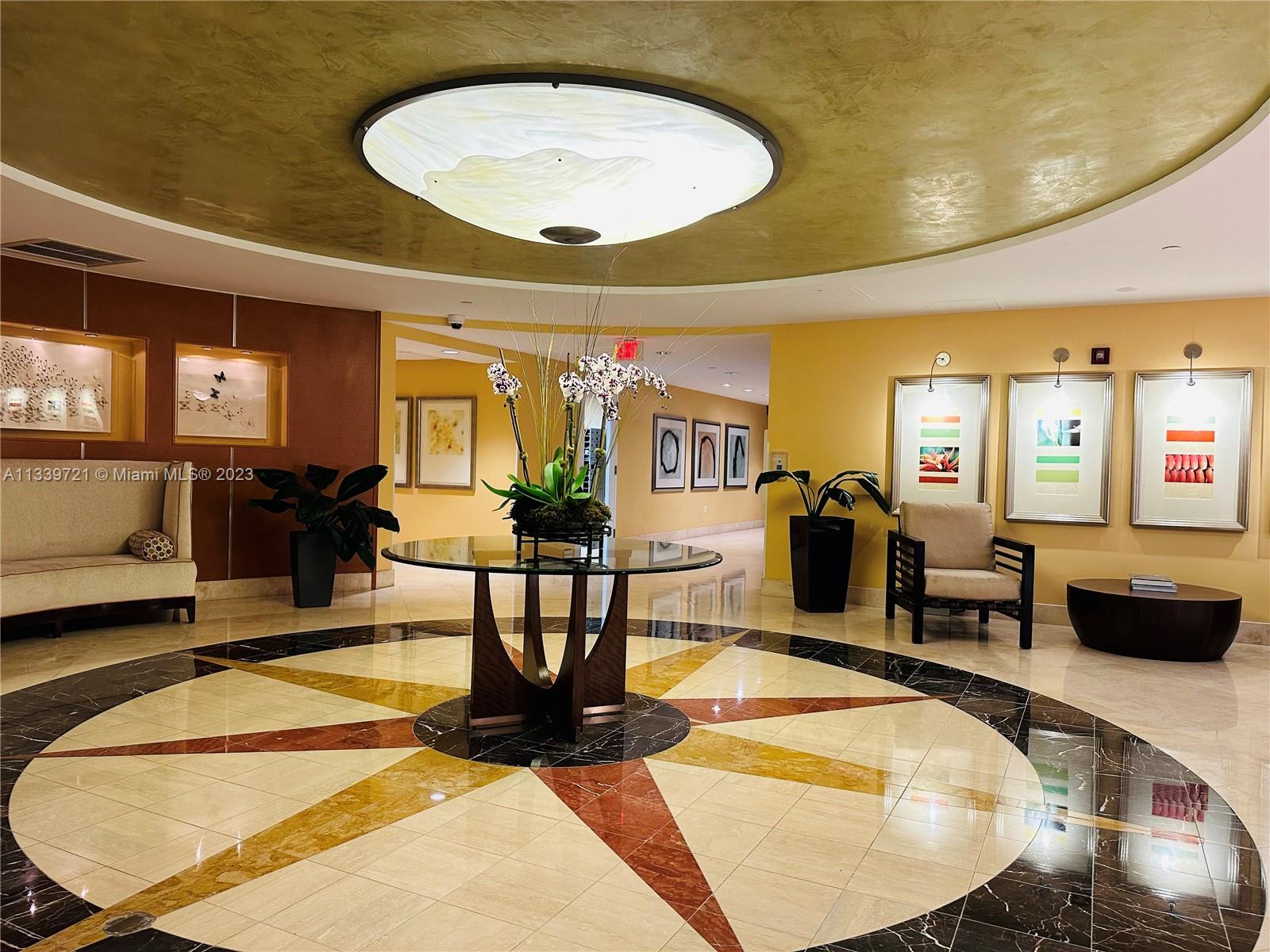 TOSCANO CONDO - Residential