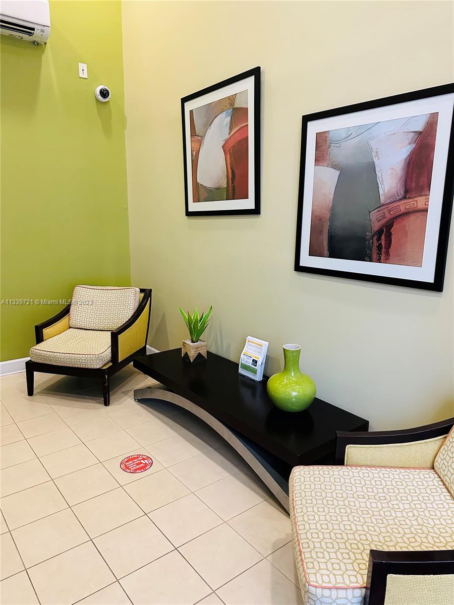TOSCANO CONDO - Residential