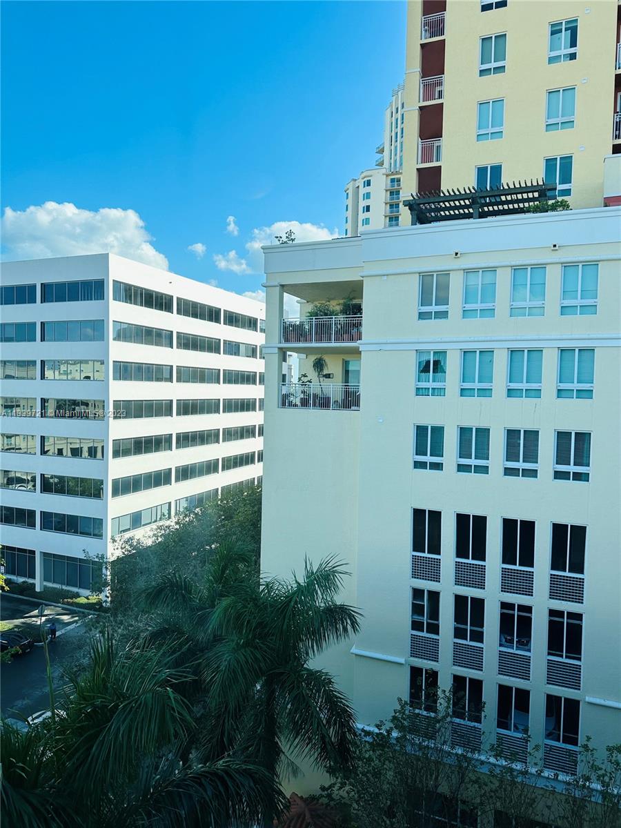 TOSCANO CONDO - Residential