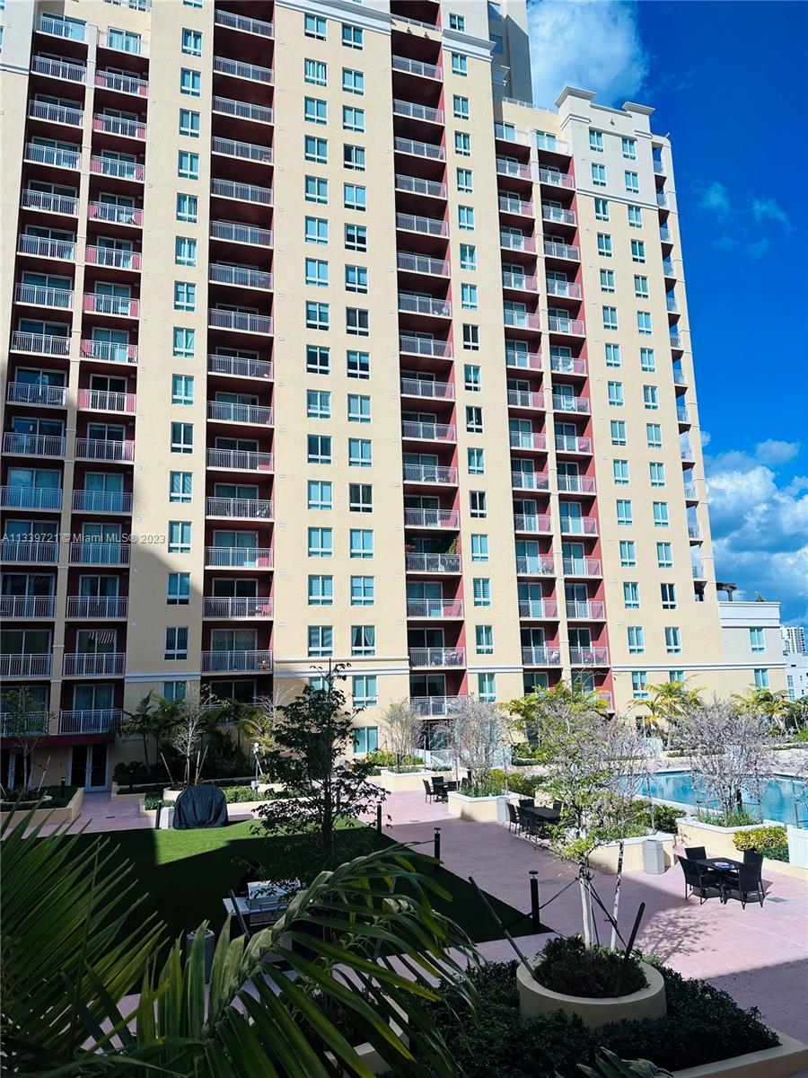 TOSCANO CONDO - Residential
