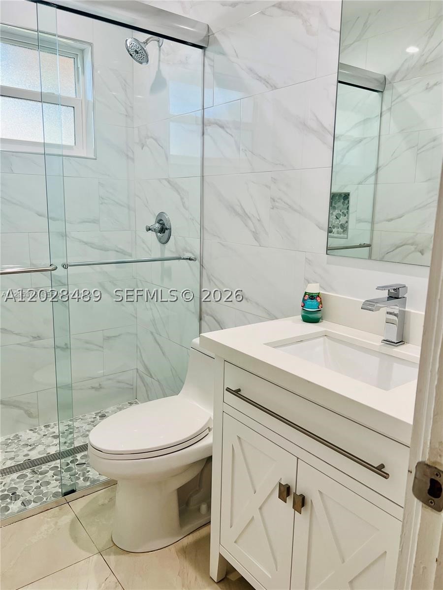 HOLLYWOOD ENTRADA AMENDED - Residential Lease