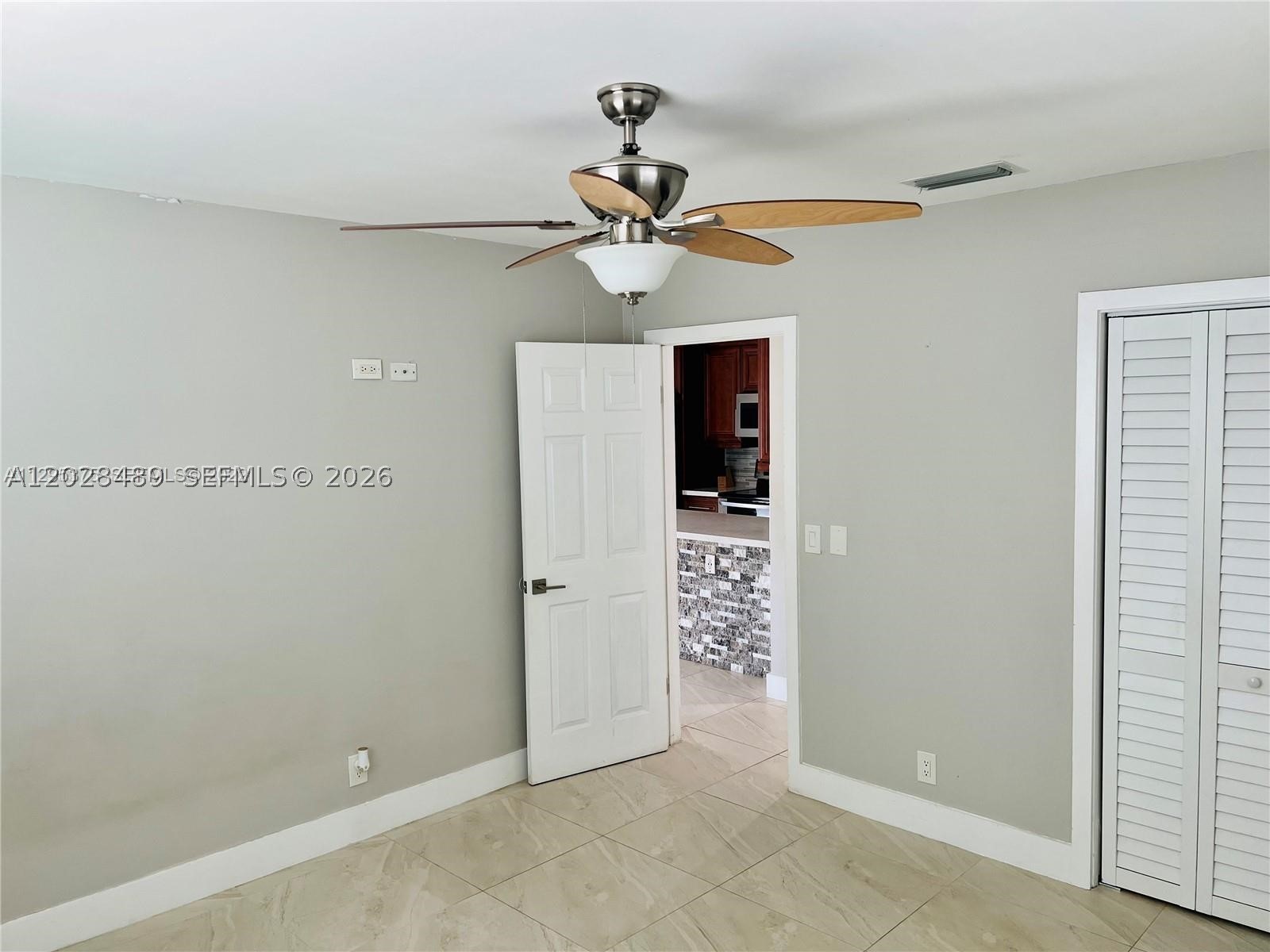 HOLLYWOOD ENTRADA AMENDED - Residential Lease