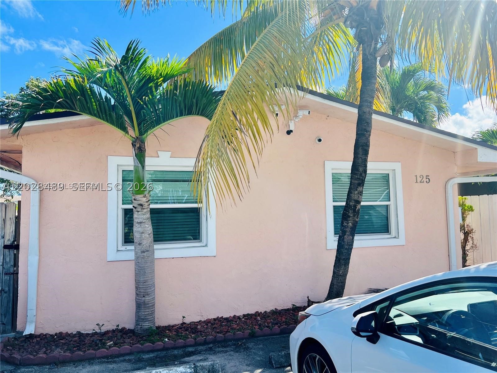 HOLLYWOOD ENTRADA AMENDED - Residential Lease