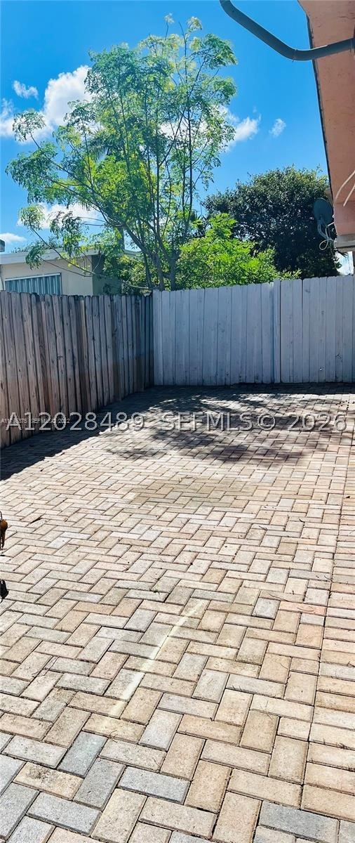 HOLLYWOOD ENTRADA AMENDED - Residential Lease