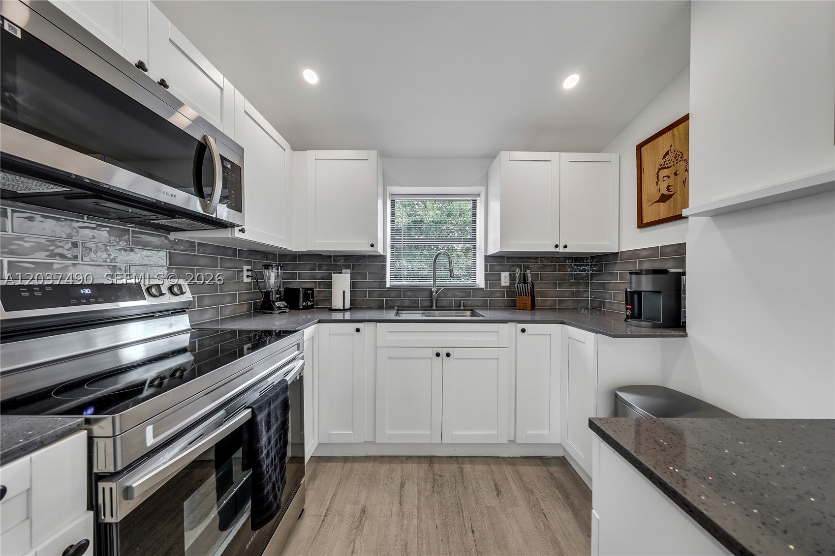 WYNDWOOD PARK - Residential Income