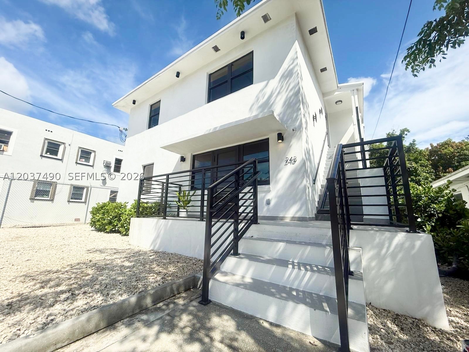 WYNDWOOD PARK - Residential Income