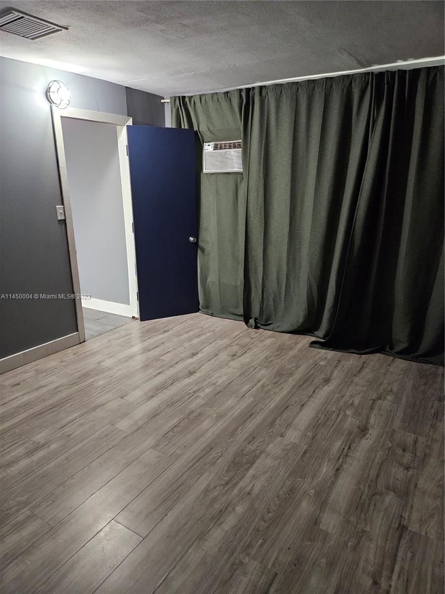 MIAMI GARDENS ESTATES - Residential Lease