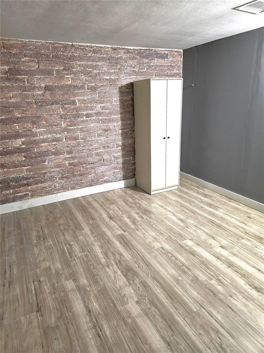 MIAMI GARDENS ESTATES - Residential Lease
