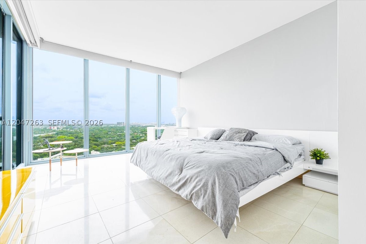 BLUE CONDO - Residential