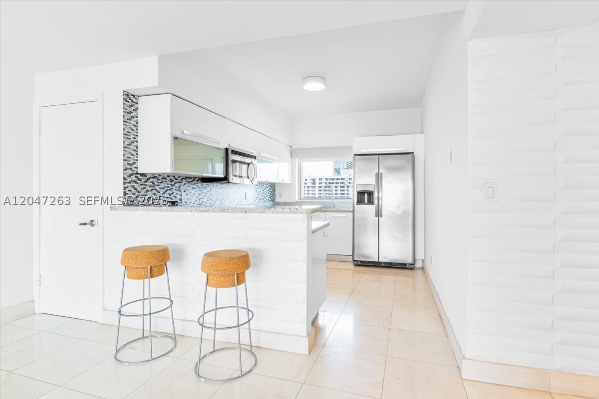 BLUE CONDO - Residential