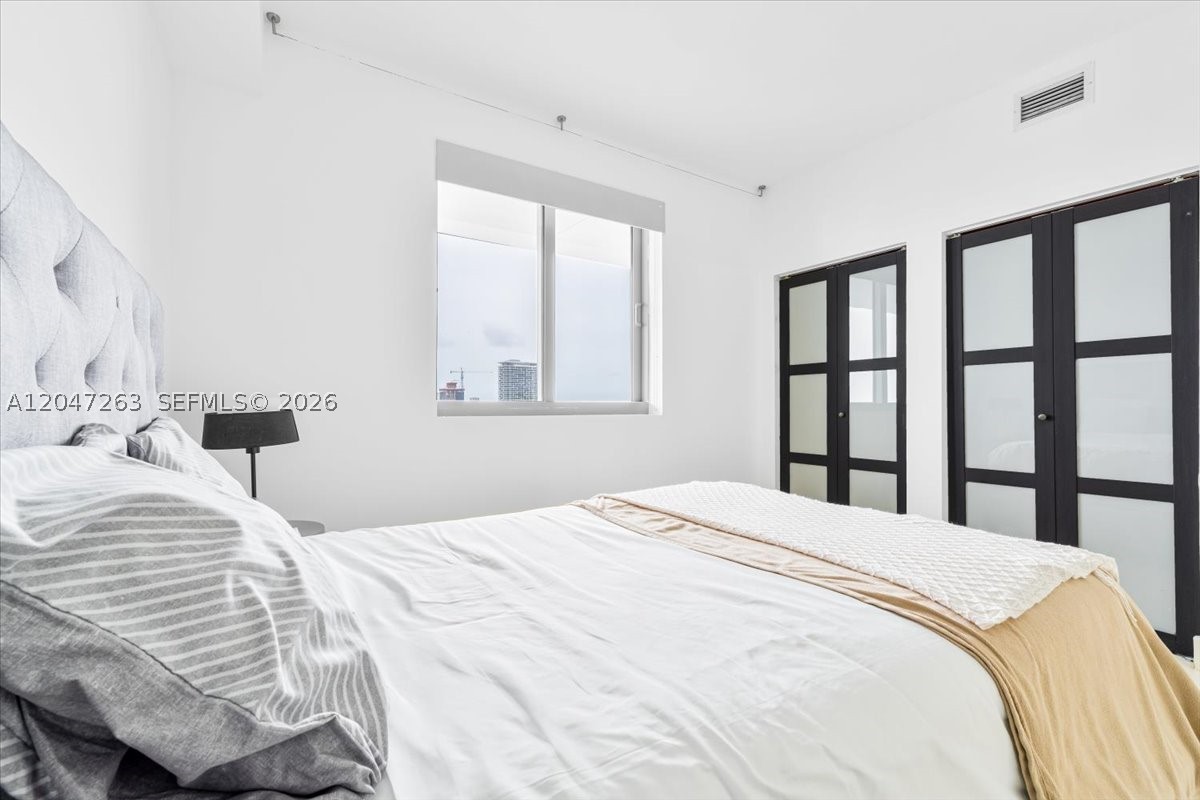 BLUE CONDO - Residential