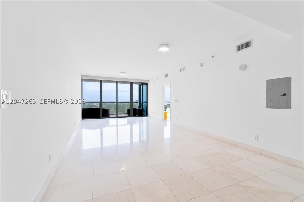 BLUE CONDO - Residential