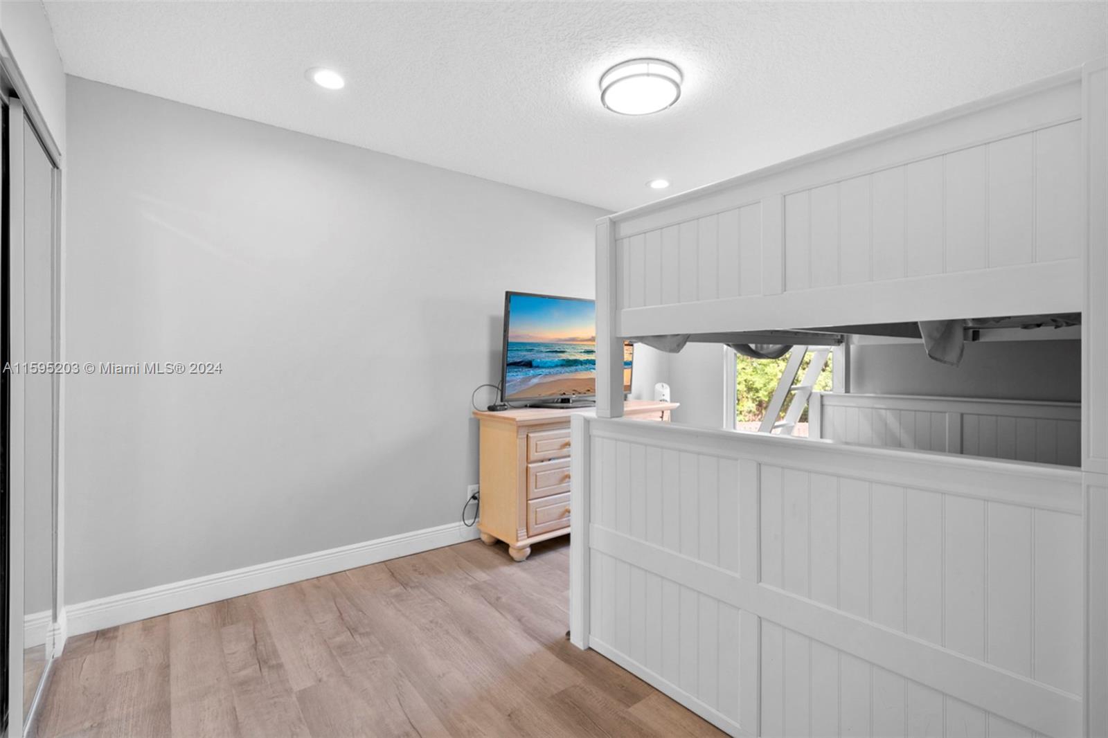 COOPERS GROVE - Residential