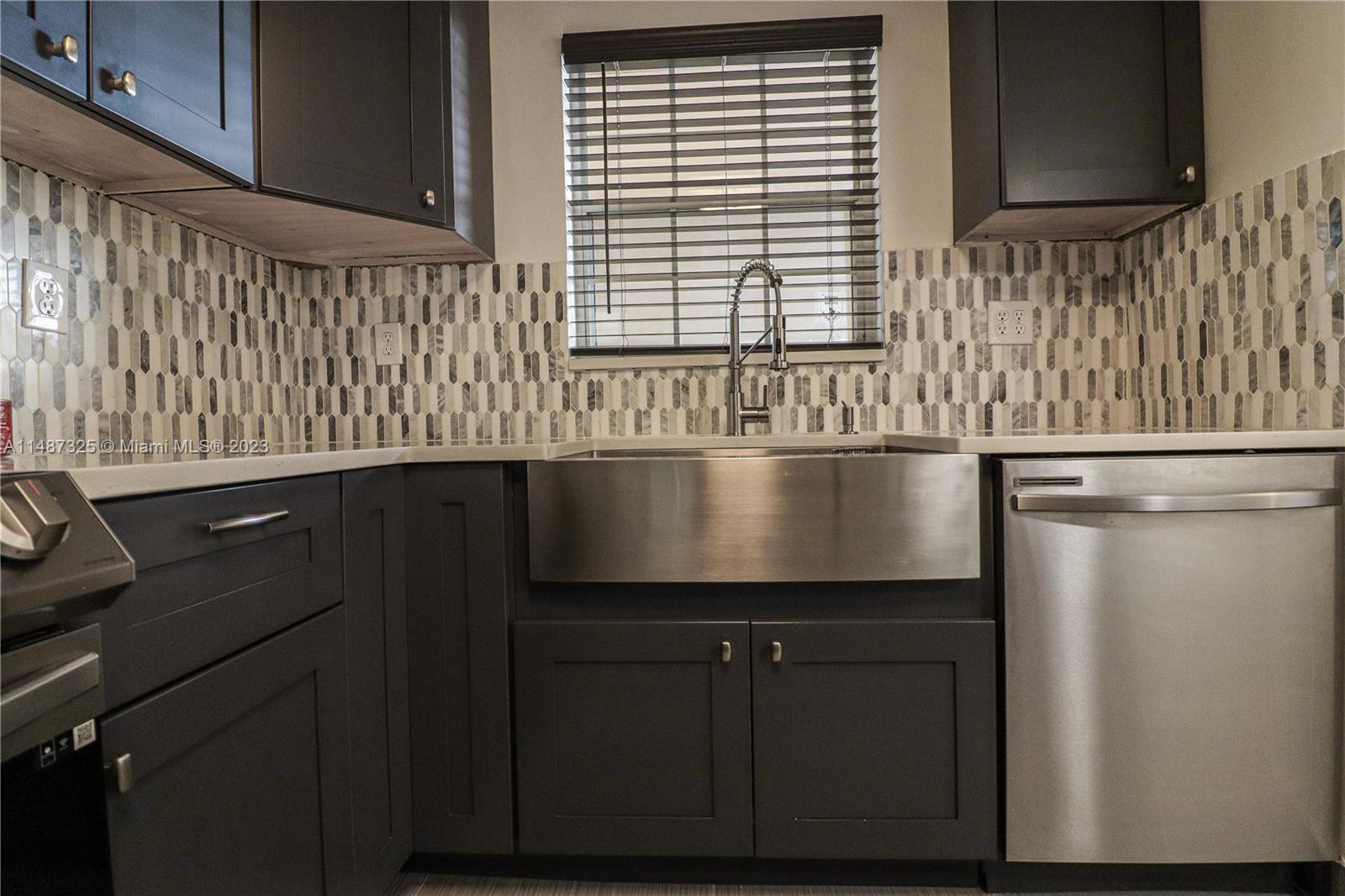 FRENCH VILLAS CONDO - Residential Lease