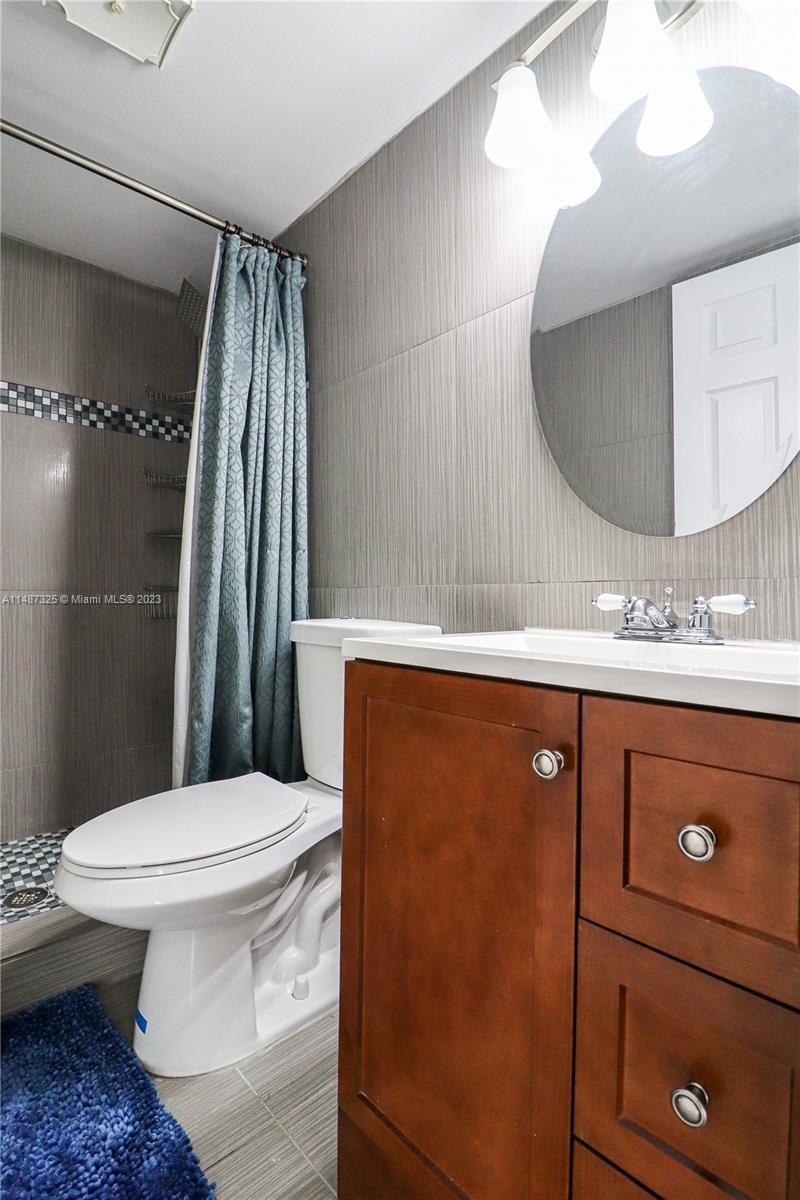 FRENCH VILLAS CONDO - Residential Lease