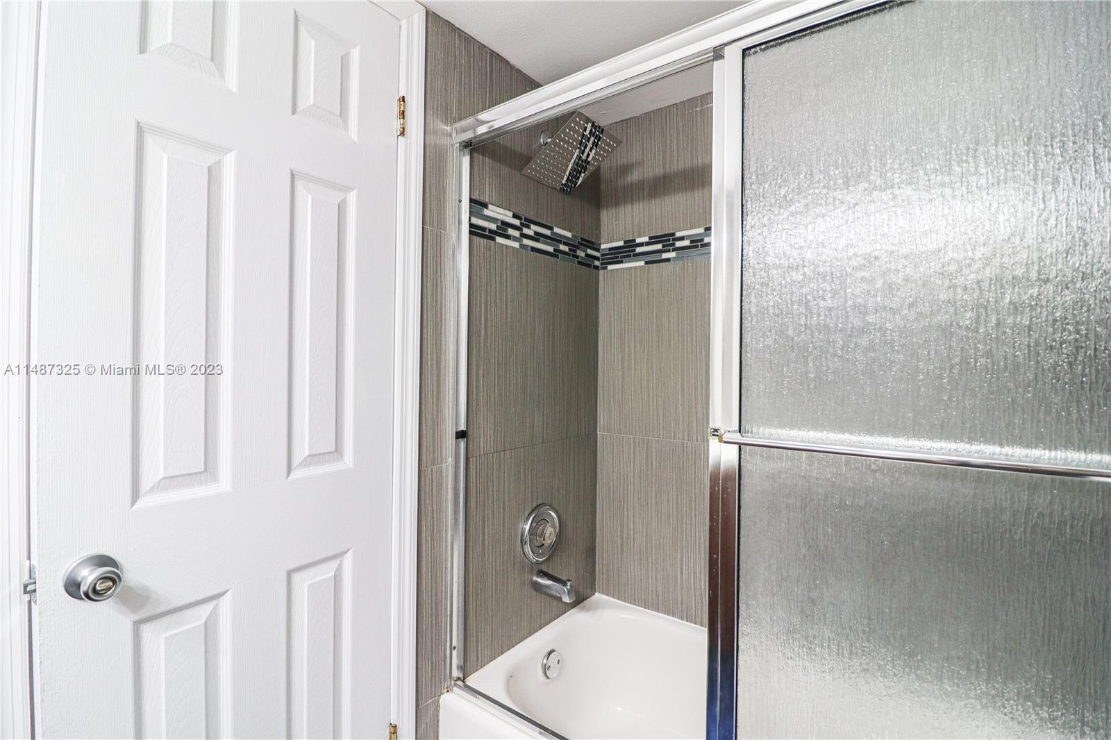 FRENCH VILLAS CONDO - Residential Lease