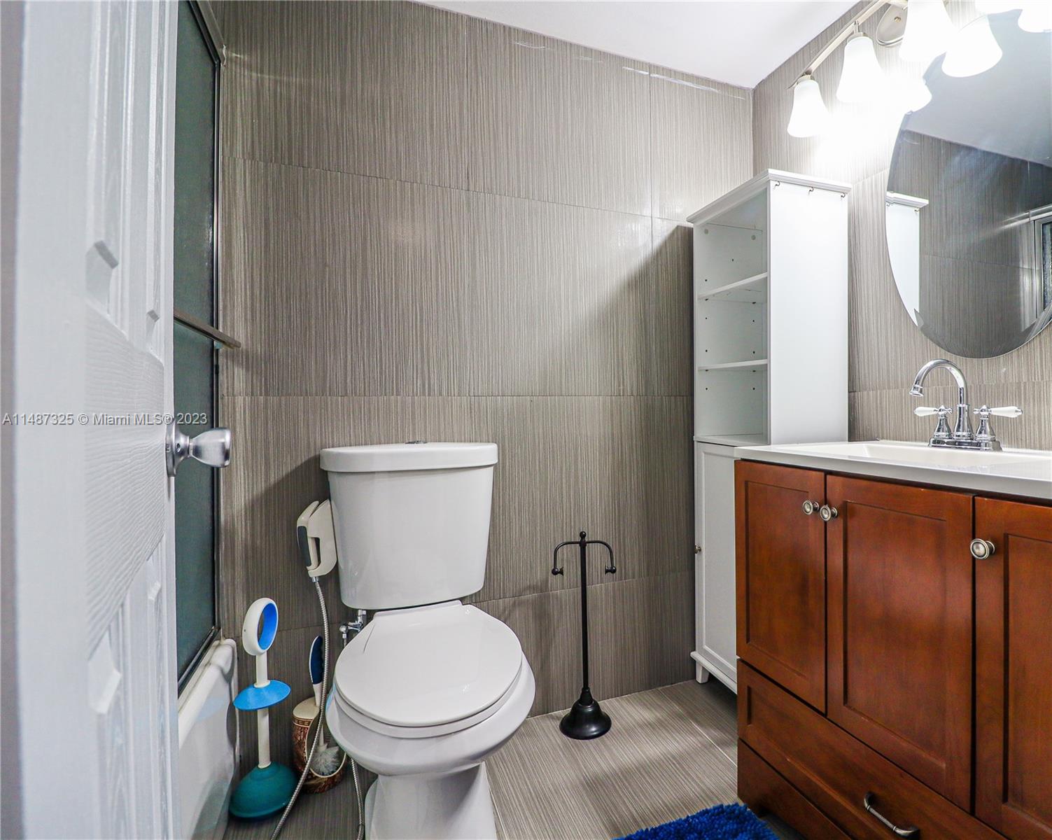 FRENCH VILLAS CONDO - Residential Lease