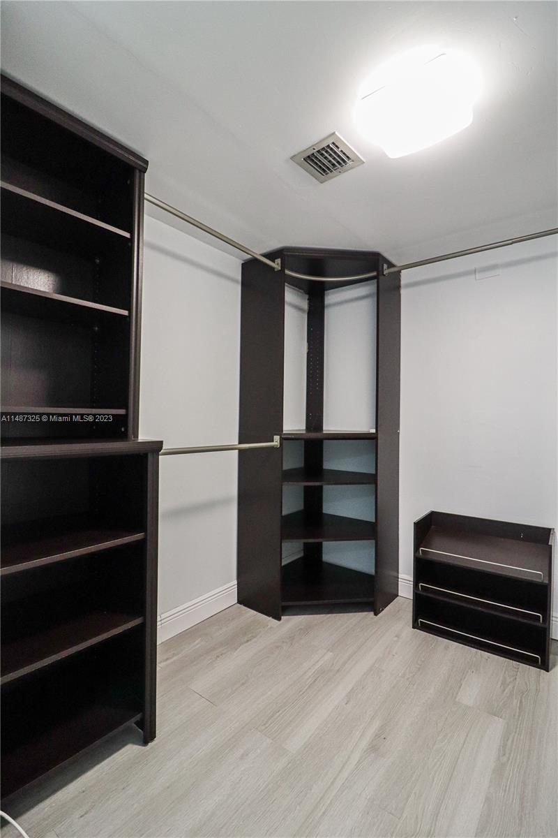 FRENCH VILLAS CONDO - Residential Lease