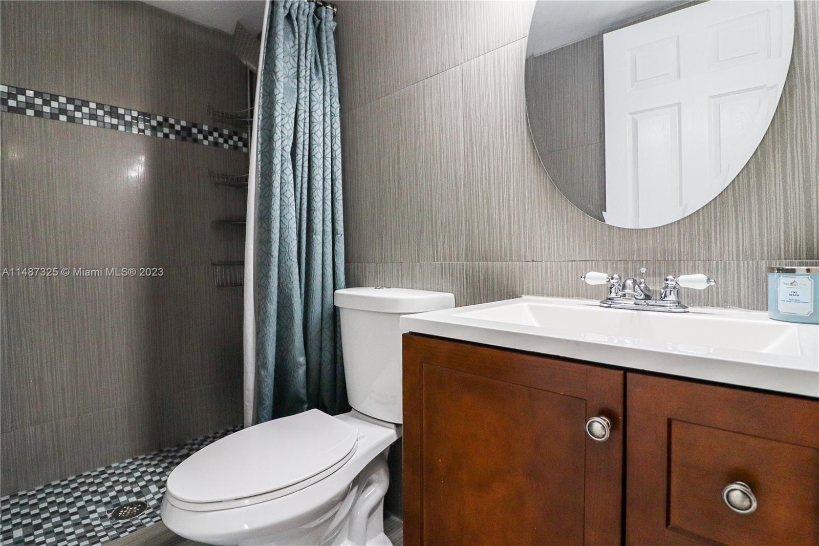 FRENCH VILLAS CONDO - Residential Lease