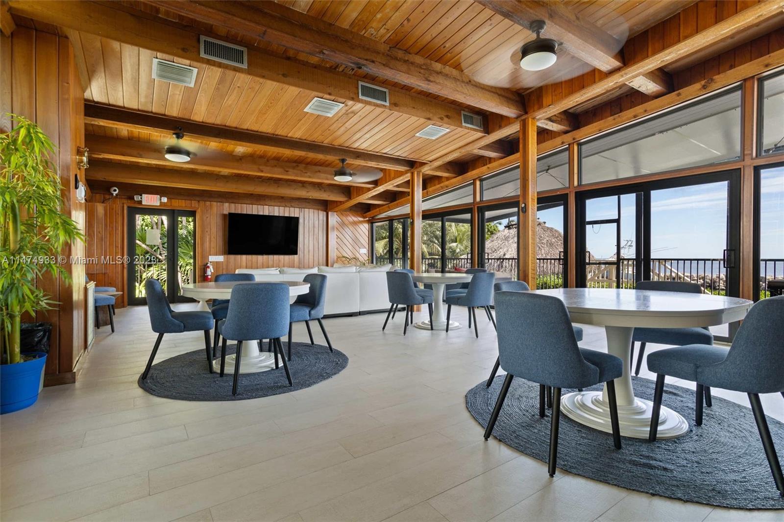 OCEAN HARBOUR - Residential