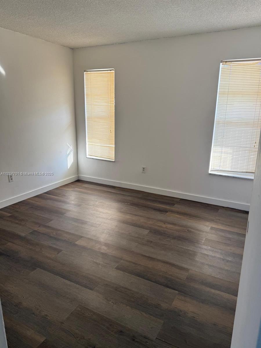 BROOKFIELD SQUARE CONDO - Residential Lease