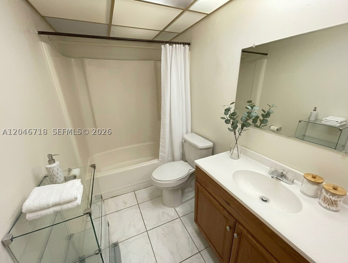 BROOKFIELD SQUARE CONDO - Residential