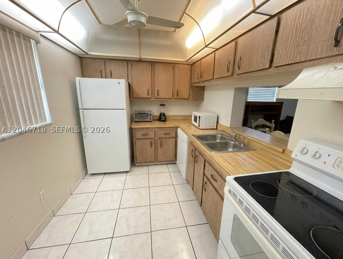 BROOKFIELD SQUARE CONDO - Residential