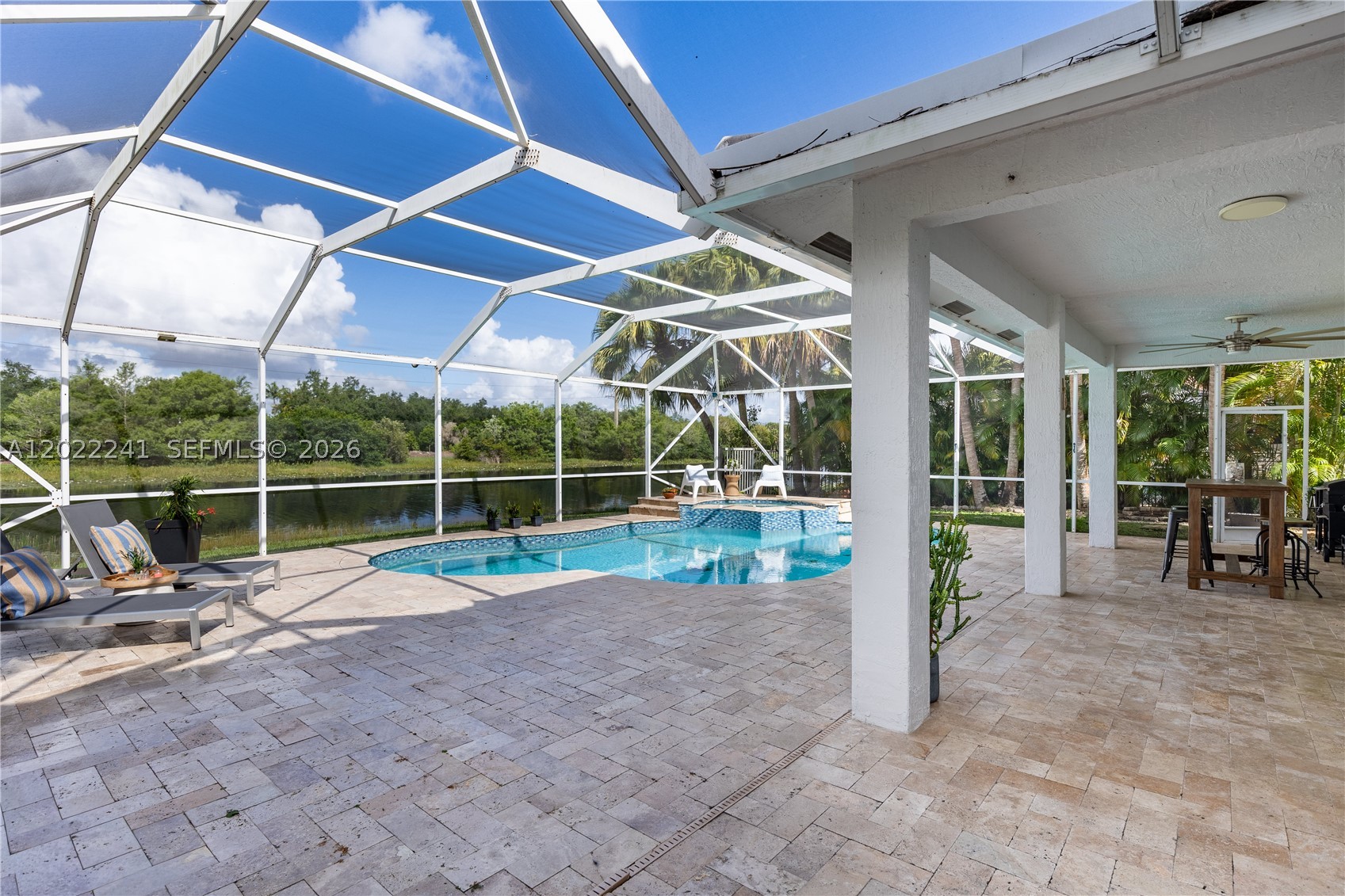 WESTON HILLS - Residential