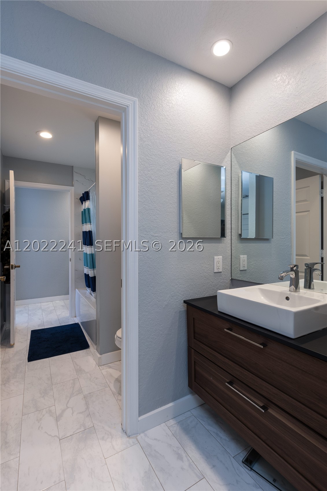 WESTON HILLS - Residential