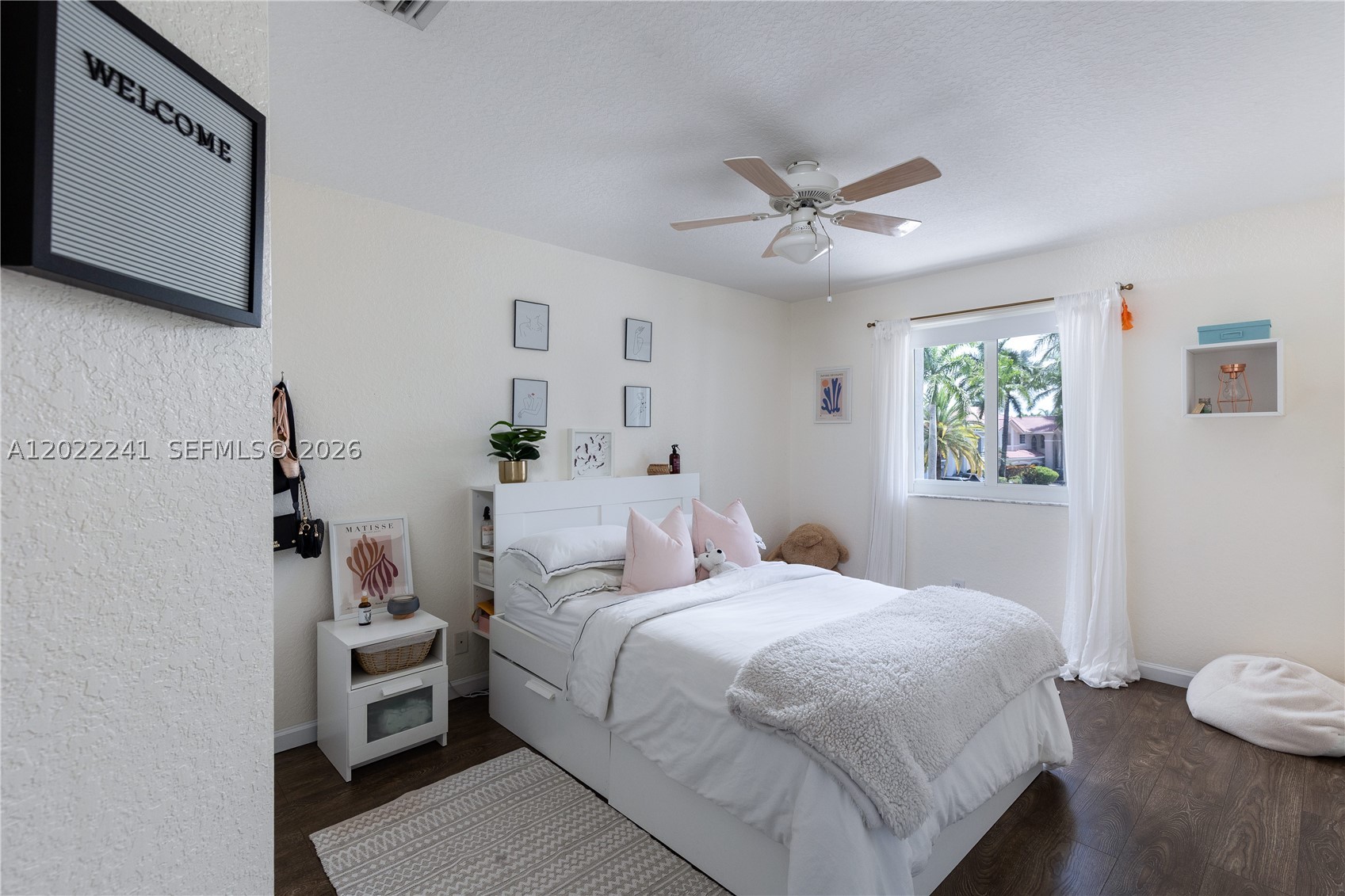 WESTON HILLS - Residential