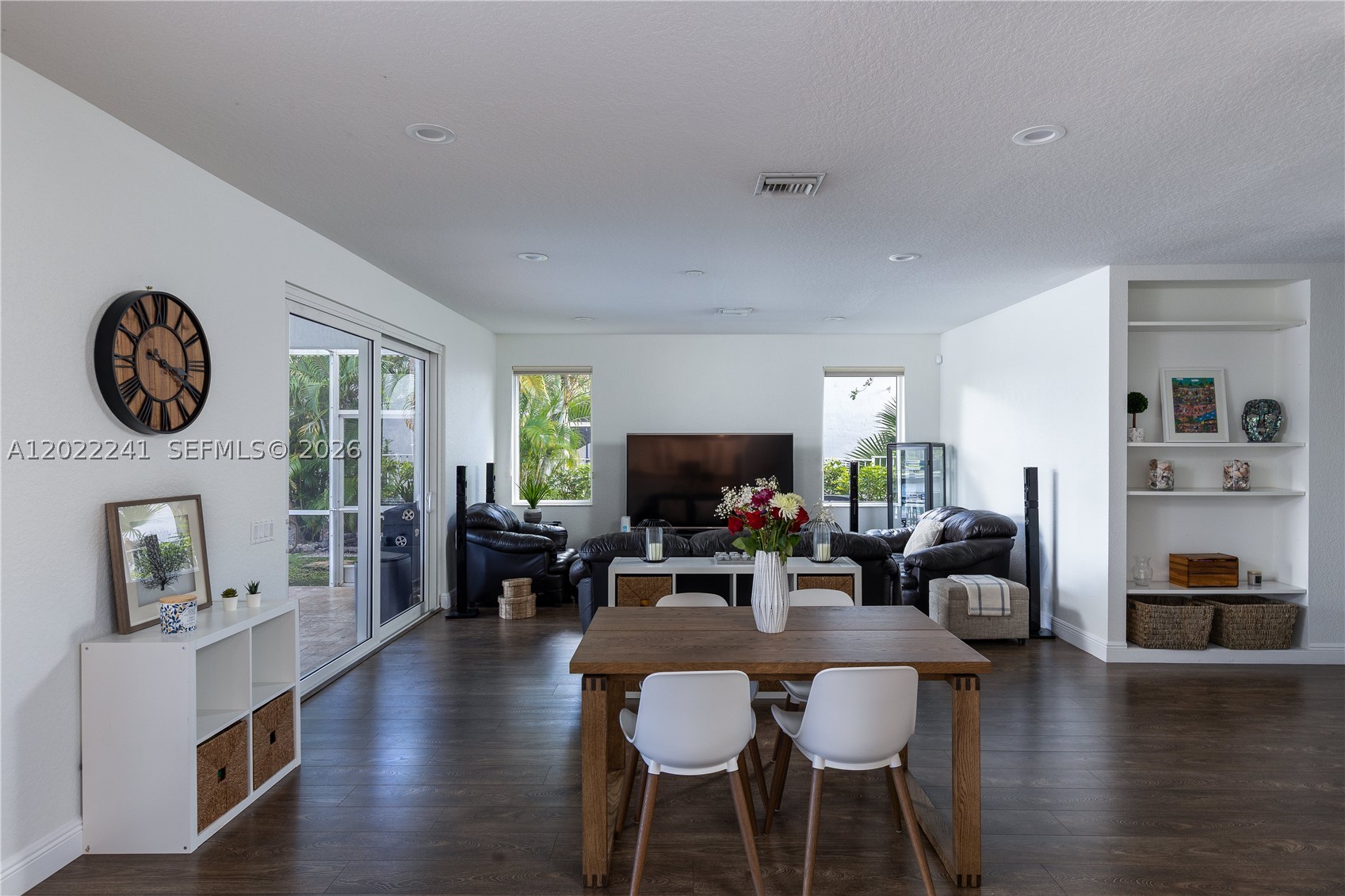 WESTON HILLS - Residential