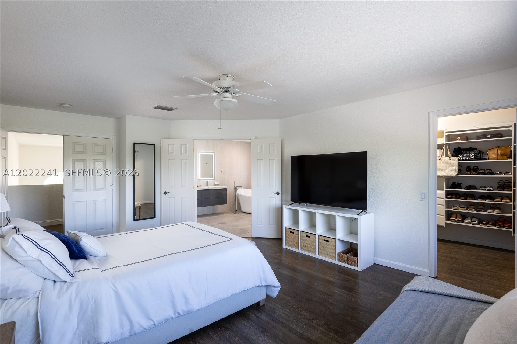 WESTON HILLS - Residential