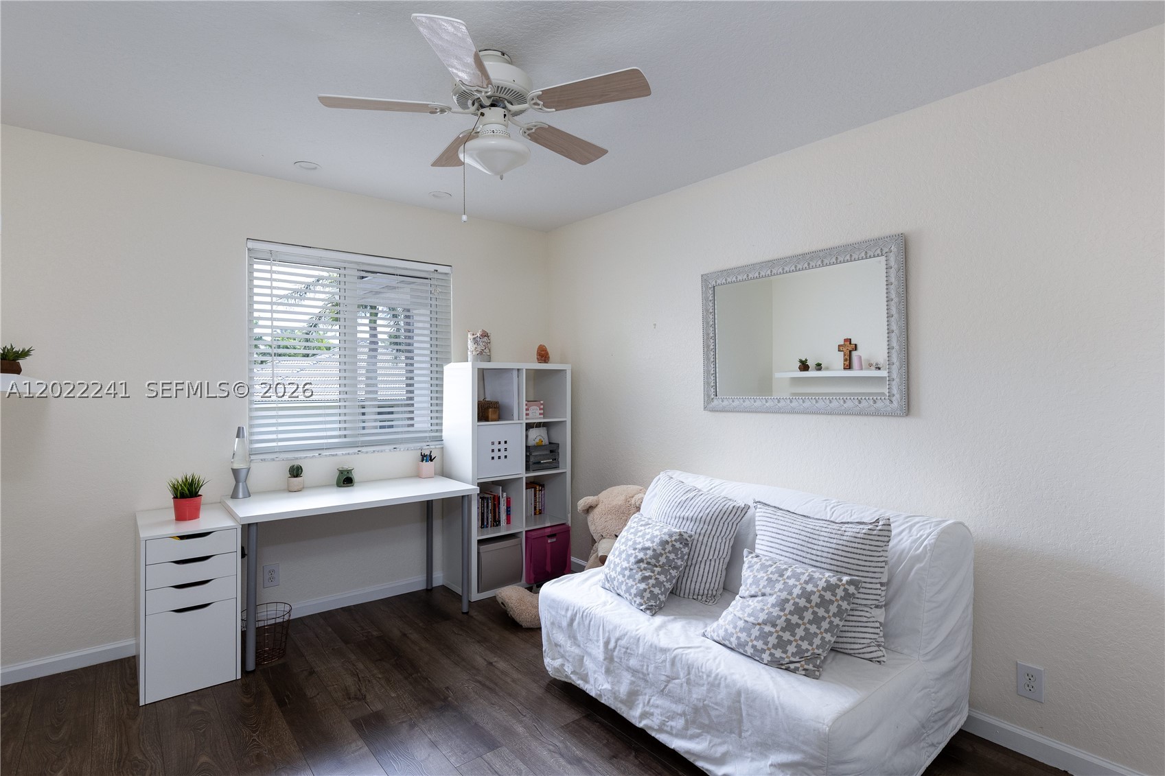 WESTON HILLS - Residential