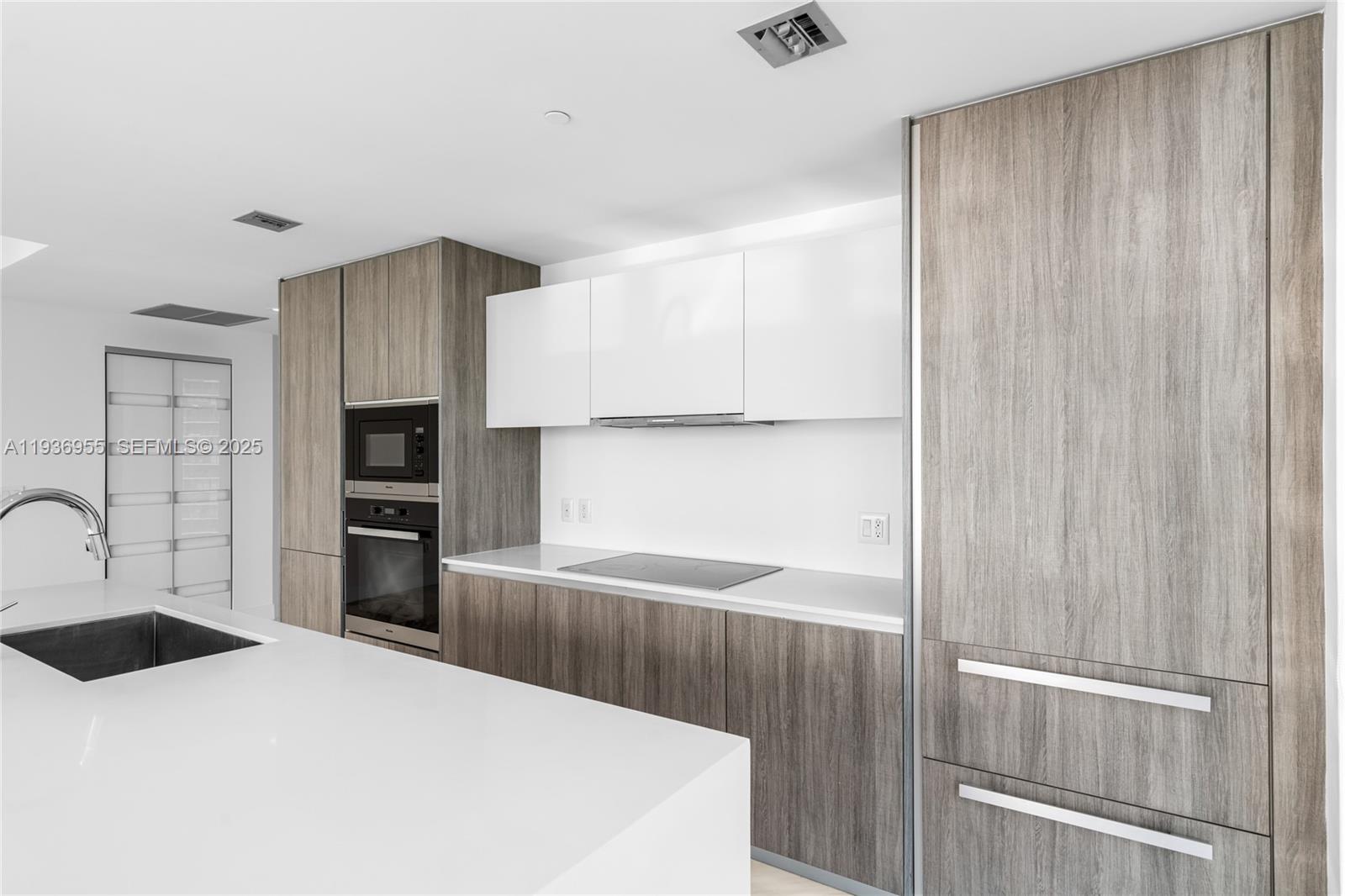 BISCAYNE BEACH CONDO - Residential